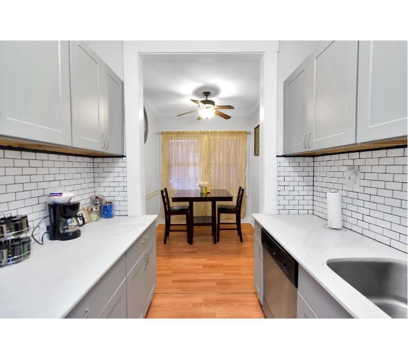 Cozy Downtown Studio By Toyota Center Хюстън Екстериор снимка