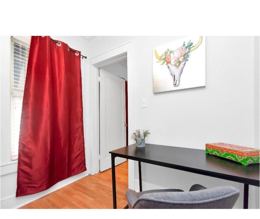Cozy Downtown Studio By Toyota Center Хюстън Екстериор снимка